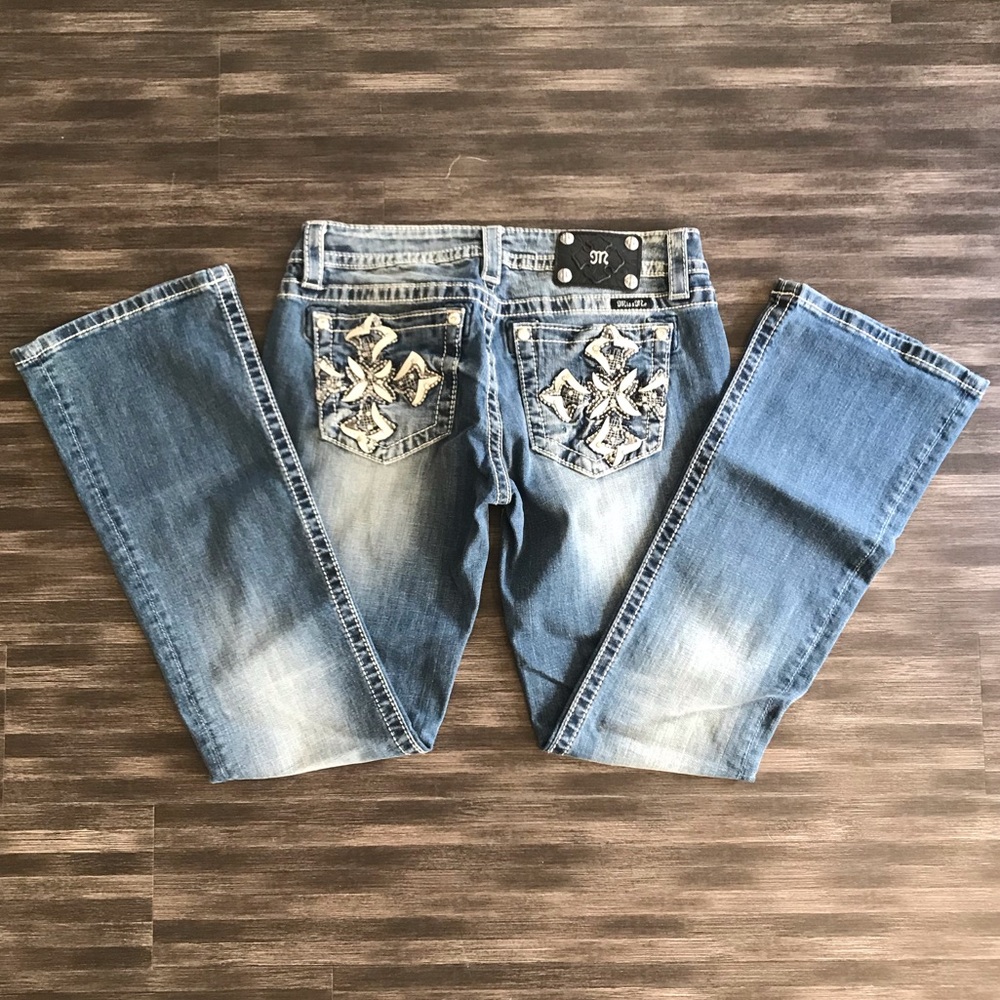 Like-New Miss Me Signature Boot Jeans